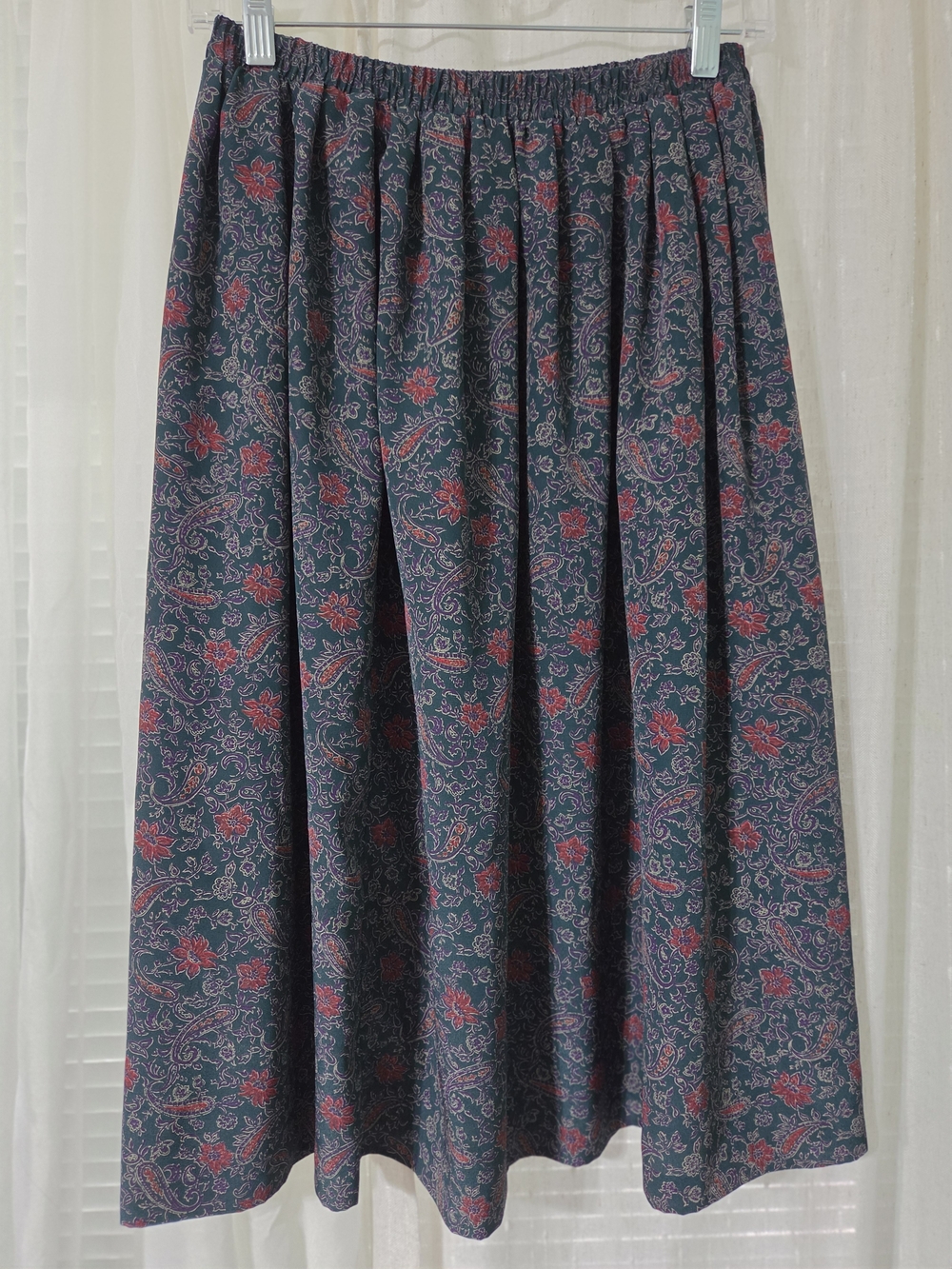 VTG Leslie Fay Midi Skirt with Emerald & Red Paisley Floral Print